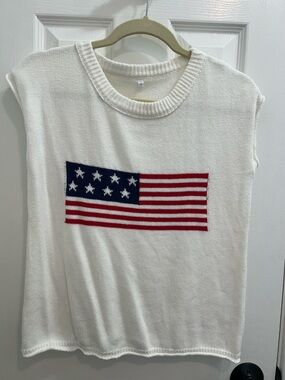 Sleeveless Knit Top with American Flag Graphic - White